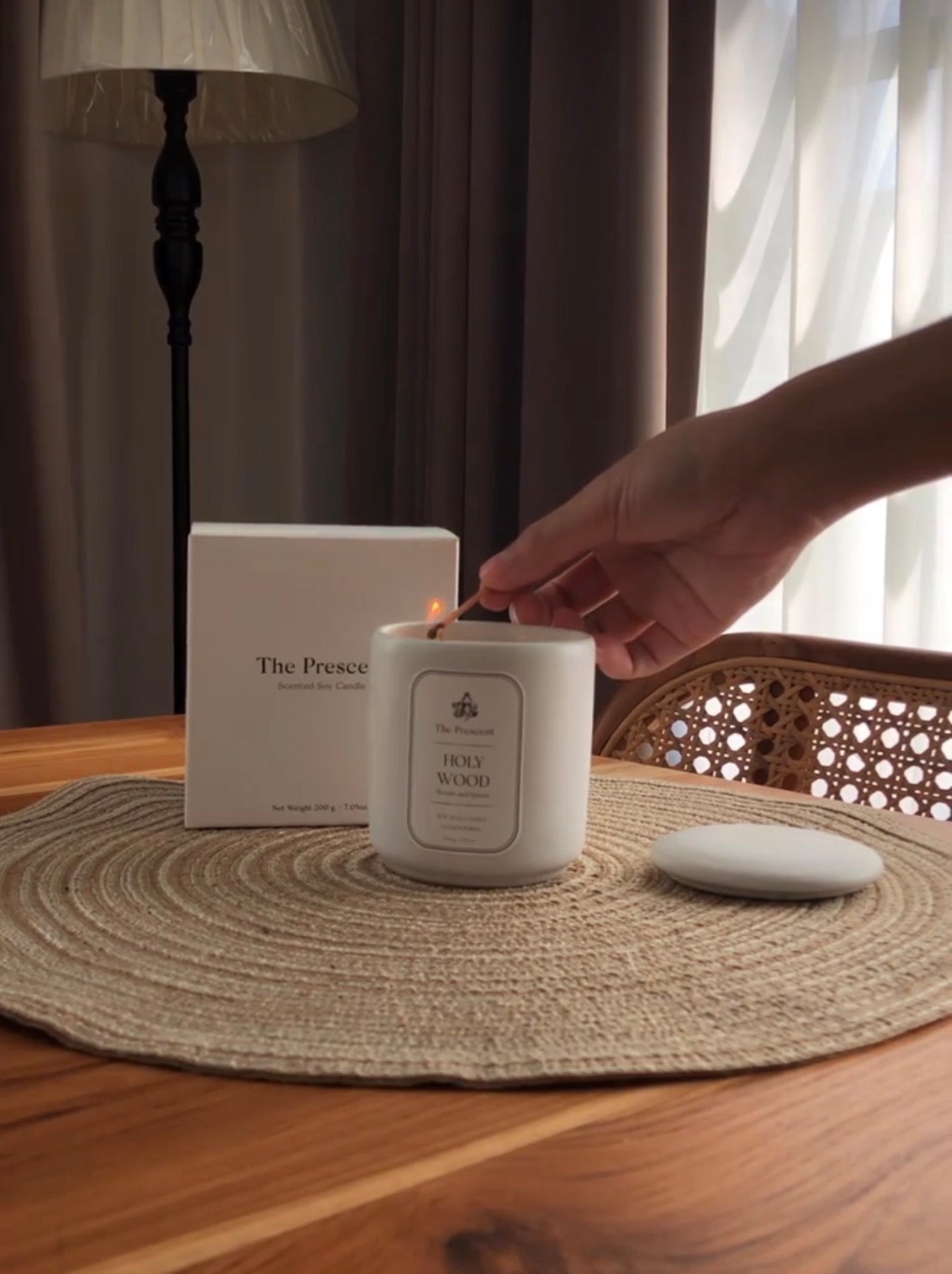 HOLY WOOD - SCENTED CANDLE